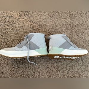 Womens 7.5 Sorels. Wore once.